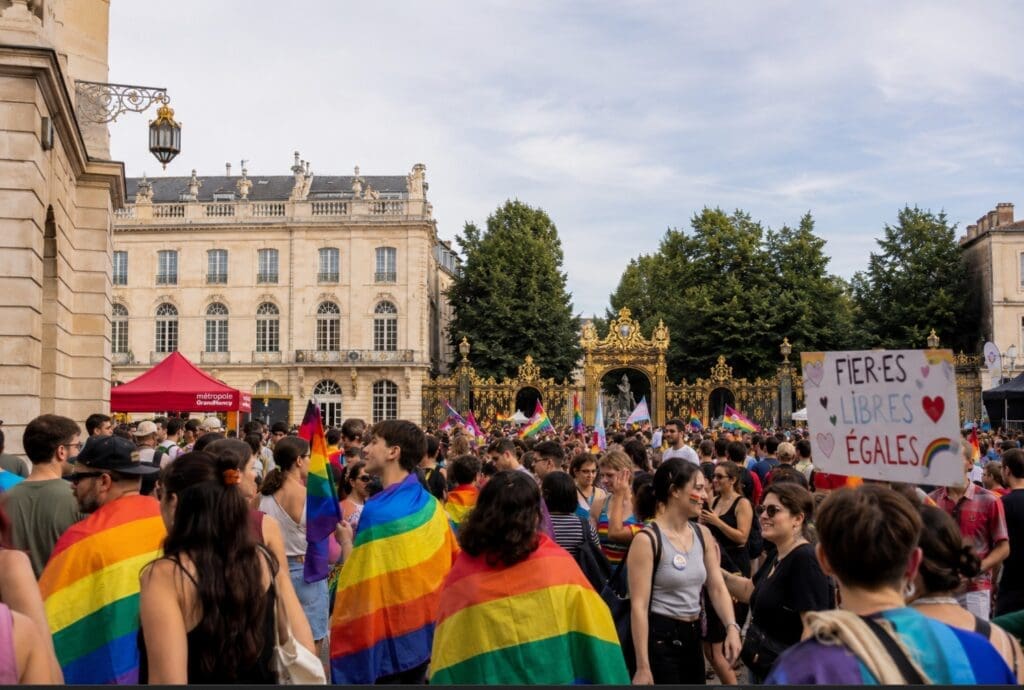 Marche des Fiertés sur la place de la Carrière (Nancy)