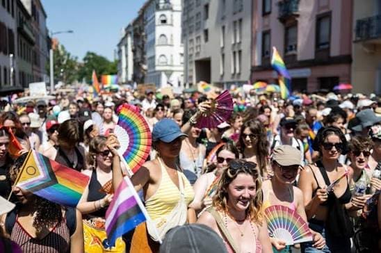 marche des fierte gay pride strasbourg 2026